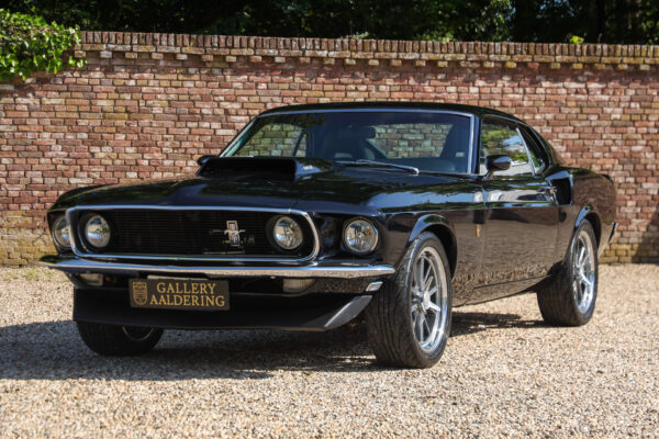 Ford Mustang 302 Fastback “Bare metal restoration” 1969