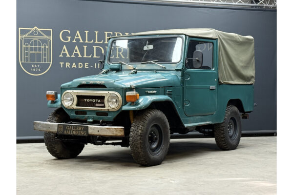 Toyota Land Cruiser BJ43 Vinyl Top “Rustic Green” 1976